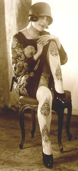 The Various Styles of 1920s Stockings, Tights, Nylons Flapper Fashion, 1920s Women, Vintage Stockings, Flapper Girl, 20s Fashion, Flapper Style, Roaring 20s, Fashion Revolution, 1920s Fashion