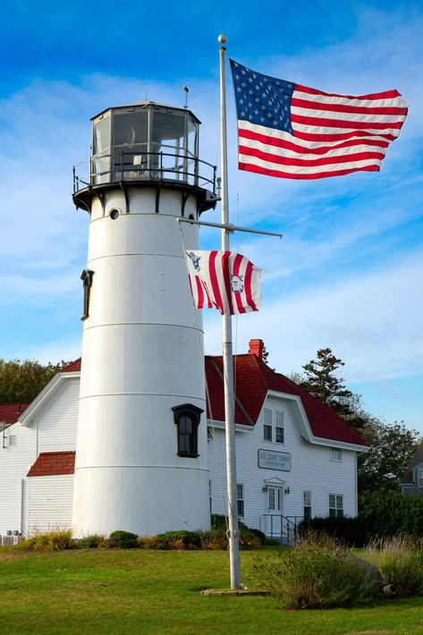 Good morning, travelers! 🌞✈️ #GoodMorning #SaturdayVibes  Explore the stunning landscapes and charming coastal towns of Cape Cod, Massachusetts! 🏖️  From beautiful beaches and historic lighthouses to fresh seafood and scenic bike trails, Cape Cod has something for everyone. Chatham Cape Cod, Cape Cod Ma, Cape Cod Massachusetts, Stunning Landscapes, Fresh Seafood, Coastal Towns, Bike Trails, Cape Cod, Beautiful Beaches