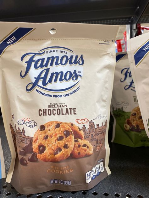 Famous Amos wonders from the world belgian chocolate bite size cookies Soft Cookies Packaging, Good Time Cookies Kemasan, La Mercerie Chocolate Chip Cookie, Nyc Cookies Packaging, Famous Amos Cookies, Famous Amos, Sleepover Snacks, Peanut Butter Chicken, Instant Breakfast