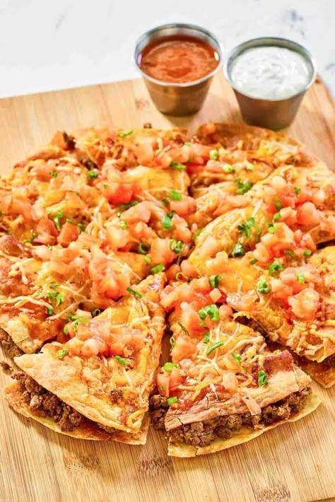 Taco Bell Beef, Copycat Taco Bell Mexican Pizza, Taco Bell Pizza, Mexican Keto, Taco Bell Copycat, Mexican Pizza Recipe, Copycat Taco Bell, Taco Bell Mexican Pizza, Beef Quesadillas