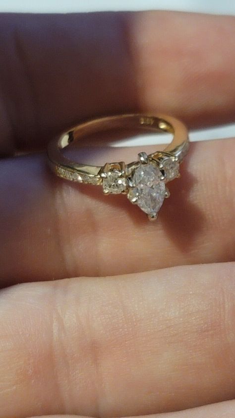 Women’s 14kt Gold Diamond Ring 6.5. Condition is Pre-owned. Shipped with USPS Priority Mail Express. Gold Simple Wedding Rings, Dainty Gold Engagement Ring Vintage, Classic Gold Engagement Rings, K Ring, Simple Diamond Ring, Vintage Gold Engagement Rings, Wedding Rings Vintage, Classic Gold, Rings Simple