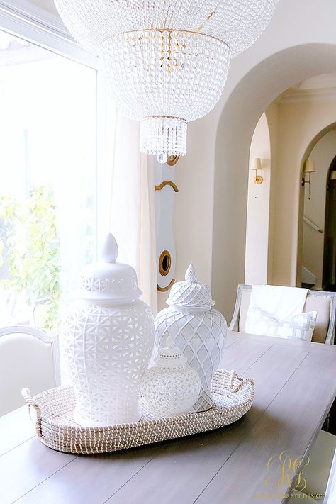 white ginger jars on dining table Spring Home Tour - Randi Garrett Design Ginger Jars Decor, Vase Deco, White Ginger Jars, Spring Decorating, White Vase, Creative Mind, Ginger Jar, Elegant Home Decor, Faux Florals