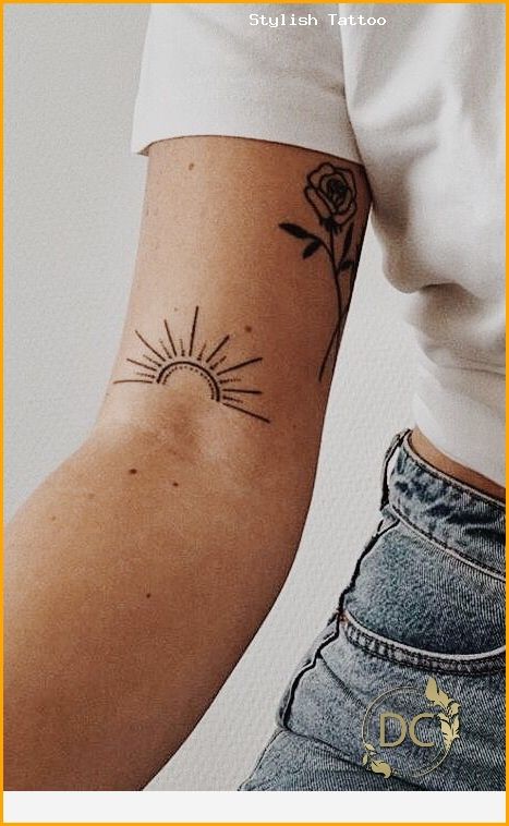 Rising Sun Tattoos, Tato Jari, Bauch Tattoos, Inspiration Tattoos, Sun Tattoos, Discreet Tattoos, Dainty Tattoos, Sun Tattoo, Tattoo Life