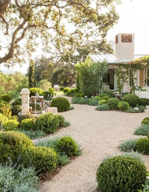 Tuscan Landscape Design, Mediterranean Garden Design, Gravel Landscaping, Tuscan Landscaping, Gravel Garden, Low Maintenance Garden, Mediterranean Garden, Front Yard Garden, Beautiful Backyards