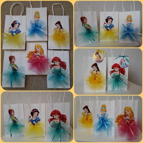 Disney Princess Party Favors Goodie Bags, Princess Theme Goodie Bags, Princess Loot Bag Ideas, Disney Princess Goodie Bags, Disney Party Bags, Princess Party Favor Bags, Princess Goody Bag Ideas, Disney Princess Birthday Party Favors, Disney Princess Birthday Party Diy