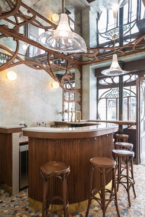 Mirror Panelling, Art Nouveau Bar, Hand Painted Glassware, Messy Nessy Chic, Joinery Details, Small Bar, Paris Cafe, Painting Glassware, Paris Photo