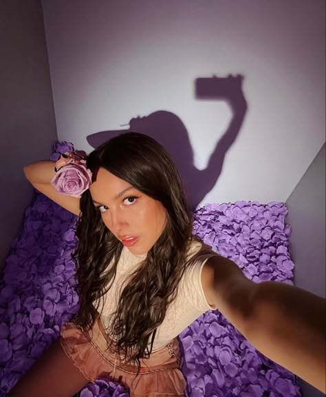 Faceless Photos, Spicy Pisces, Olivia Rodriguez, Liv Rodrigo, Olivia Rodrigo Guts, Mexican Girl, Getting Him Back, Olivia Rodrigo, American Singers