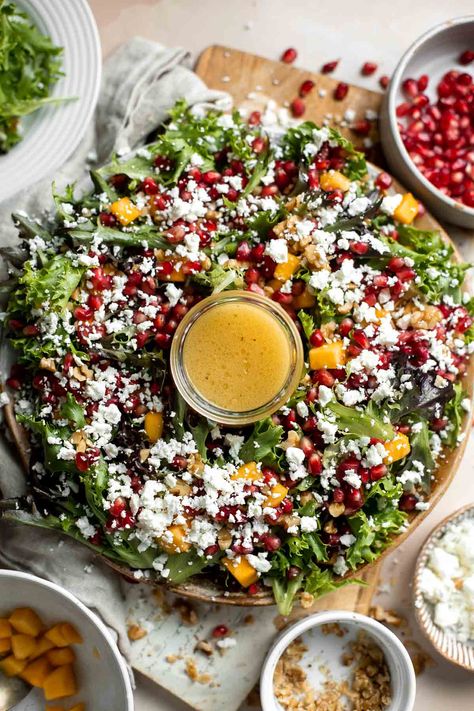 Winter Chopped Salad, Christmas Salads Recipes, Christmas Salads Recipes Holidays, Salad Christmas, Festive Salad, Lemon Kale Salad, Winter Bbq, Winter Flavors, Salads Ideas