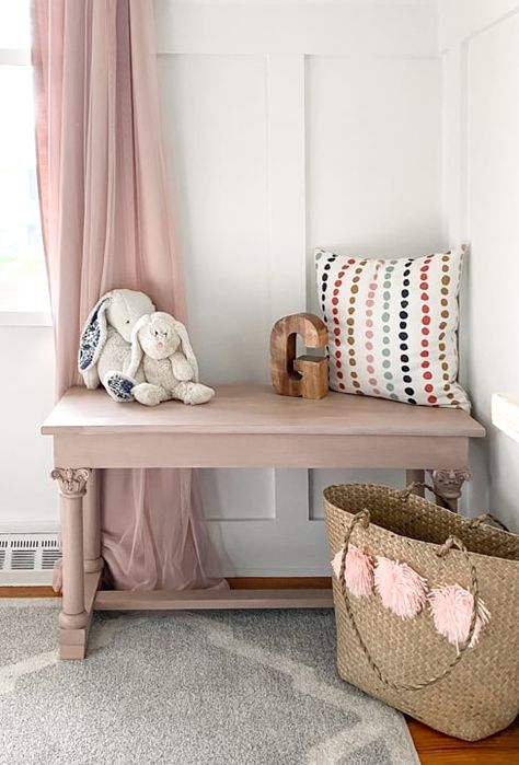 An old piano bench that called for a Pretty in Pink Bench Makeover to highlight the details on the legs and make it beautiful again. Diy Nightstand Makeover, Painted Nightstands, Stained Dresser, Bench Makeover, Pink Bench, Old Piano, Pink Dresser, Side Table Makeover, Blue Dresser