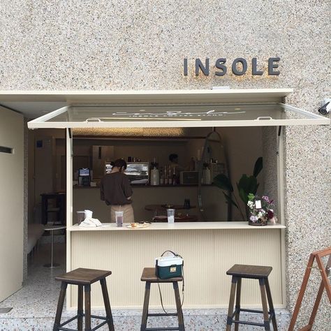 Japanese Coffee Shop, Cafe Exterior, Small Coffee Shop, Small Cafe Design, Coffee Shop Interior Design, Cafe Concept, Cafe Shop Design, Coffee Shop Aesthetic, Coffee Stands