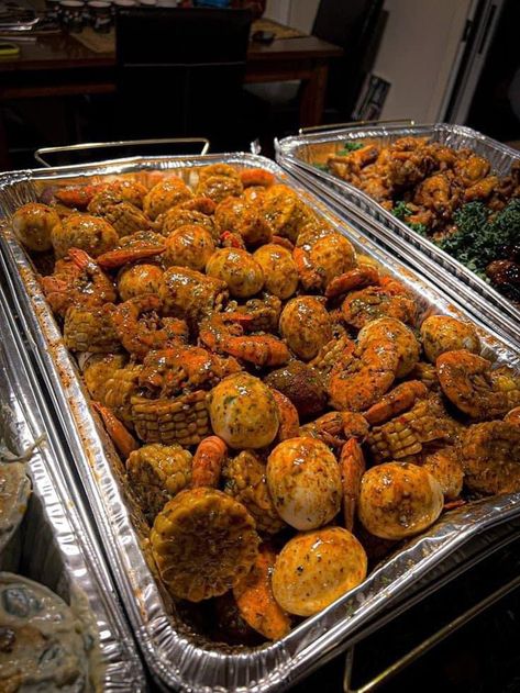 Egg Boil, Catering Food Displays, Christmas Meals, Yummy Seafood, Soul Food Dinner, Catering Ideas Food, Cooking Seafood, Food Babe, Seafood Boil