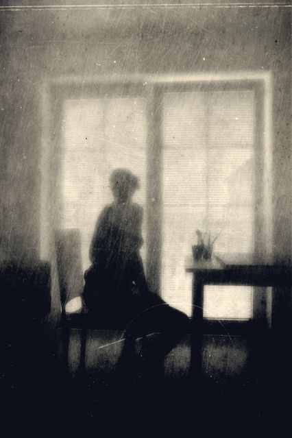 рjʍ Chiaroscuro, Drawing Tutorials, Istoria Artei, Foto Vintage, Dark Photography, Foto Inspiration, 인물 사진, White Photo, Painting Illustration