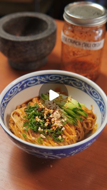 Derek Chen on Instagram: "Sesame Noodles Ingredients Sauce * 3 tbsp sesame paste * 3 tbsp peanut butter * 1 tbsp soy sauce * 1 tbsp black vinegar * 1 tbsp sesame oil * 1 tbsp sugar * 1 tsp grated garlic * 1 tsp grated ginger * 1/2 tsp salt * 1/4 tsp msg * 2 tbsp chili oil(less if you don’t like spicy) * 1/2 cup hot pasta water Assembly * 2 bundles fresh flour noodles * Sauce * Cucumber(Julienned) * Green onion * Crushed peanuts * Chili Oil Instructions 1. Combine all sauce ingredients in a bowl. 2. Boil fresh noodles for 3 minutes making sure to save some of the hot water for the sauce so it is nice and smooth. If you like this dish cold, rinse the noodles under ice cold water. 3. Combine the noodles with the sauce until fully incorporated. If the noodles seem too thick, add a little more Peanut Butter Noodle Sauce, Asian Peanut Noodles, Chipotle Pasta, Noodles Sauce, Fresh Noodles, Spicy Thai Noodles, Pan Fried Noodles, Black Vinegar, Sesame Paste