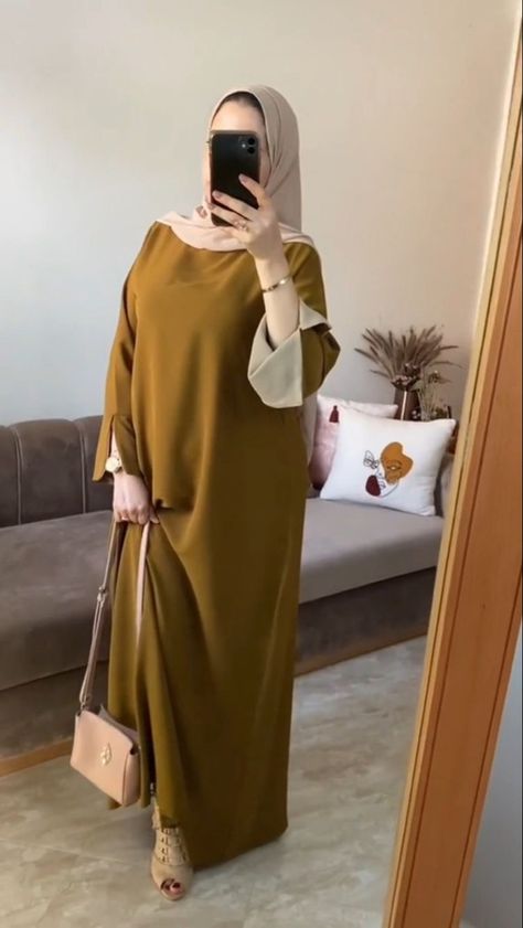 Hijab Style Outfits, New Abaya Designs, New Hijab Style, Outfit Muslim, Hijab Clothes, Islamic Fashion Dresses, Abaya Designs Latest, Abaya Outfit, Hijab Fashion Summer