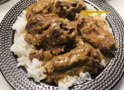 The Best Smothered Turkey Necks Recipe 20 Smoked Turkey Necks Recipes, Smothered Turkey Necks, Turkey Necks Recipe, Turkey Neck Recipe, Smothered Turkey, Turkey Neck, Turkey Broth, Creole Seasoning, Smoked Turkey