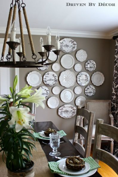 creating a decorative plate wall, dining room ideas, home decor, wall decor Plates On The Wall, Driven By Decor, Plate Wall Decor, Dining Room Wall Decor, Plate Wall, Plate Decor, Wall Plates, Design Del Prodotto, Rustic Wall