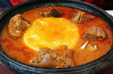 An amalgamation of flavor from Ghana that will put your fingers to the test. Fufu Ghana, Ghana Fufu, Fufu Recipe Africans, Nigerian Fufu, Liberian Recipes, Ghana Recipes, Ghanaian Recipes, African Soup, African Recipe