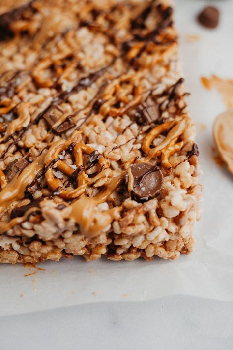 Pretzel Rice Krispie Treats, Peanut Butter Cup Rice Krispie Treats, Rice Krispie Treats Peanut Butter, Gooey Rice Krispie Treats, Fun Rice Krispie Treats, Peanut Butter Rice Krispie Treats, Butter Pretzels, Krispie Treats Recipe, Peanut Butter Pretzel