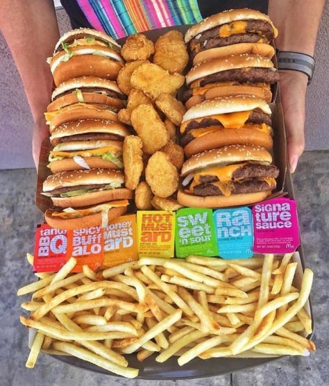 Mcdonalds Recipes, Meals Ideas, Food Instagram, Sleepover Food, Dinner Meals, Food Goals, Unhealthy Food, Food Platters, Food Obsession