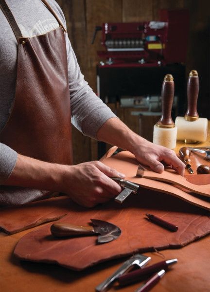 January is National Hobby Month! What better time to celebrate your passion for leathercrafting, or to kick off your leathercrafting journey? From selecting just the right leather to honing new techniques, leathercrafting is a great way to have fun and express your creativity. For leathercrafting supplies and project inspiration, visit https://www.weaverleathersupply.com/ Leatherwork Aesthetic, Handcraft Aesthetic, Leather Pyrography, Thirty Flirty And Thriving, Leatherworking Tools, Leather Working Tools, Leather Photo, Leather Tools, Chisel Set