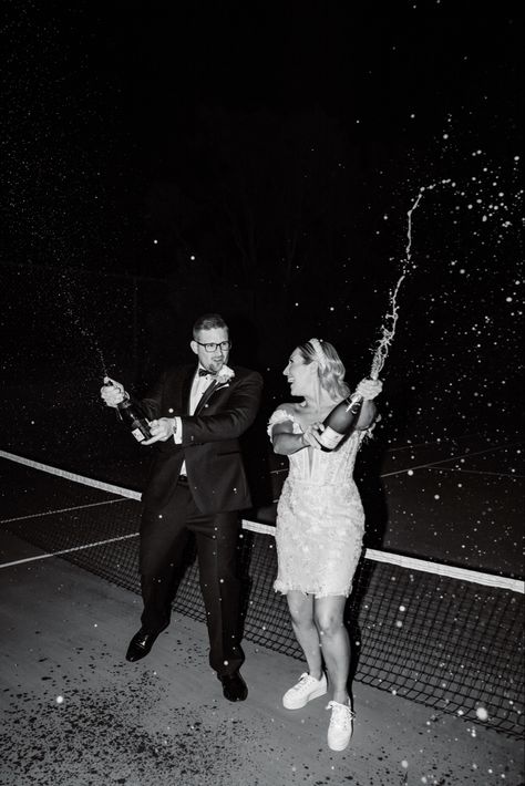 Champagne spray photographs for wedding photos make some of the most exciting captures of the day! Couple Champagne Photo, Champagne Spray Wedding Photo, Champagne Photoshoot, Alt Couples, Champagne Photos, Champagne Spray, Wedding Cheers, Grand Open, Teenage Wasteland