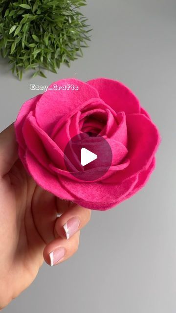 Diy Flower From Paper, How To Make Felt Flowers Tutorials, Felt Rose Tutorial, Felt Flower Template Free Pattern, How To Make Rose Flower, Cloth Flowers Diy Fabric Roses, Felt Paper Craft, Rose Crafts For Kids, Felt Flowers Diy Easy