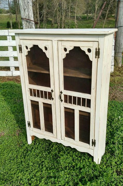 Double Old Fashion Screen or Vintage Advertising Tin Pie Antique Pie Safe, Jelly Cabinet, Doors Repurposed, Pie Safe, Primitive Furniture, Handmade Paint, Country Furniture, Farmhouse Furniture, Old Fashion