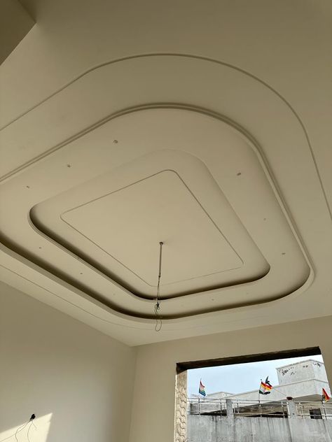 Small Fall Ceiling Design, Pop Fall Sealing Design, Pop Moulding Ceiling, Small Room False Ceiling Design, Lobby Down Ceiling Design, Lobby Pop Design, Fall Ceiling Designs Hall Modern, Modern Classic Ceiling, Hall Pop Design