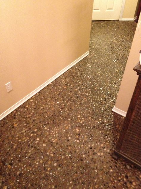 $69 DIY River Rock Pebble Stone Hand Laid Floor! River Rock Floor, Bathroom Floors Diy, Diy River Rock, Bathroom Tile Diy, Tile Floor Diy, Rock Floor, Pebble Floor, River Rocks, Pebble Stone