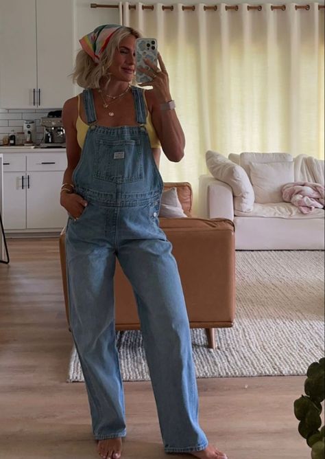 Funky Overalls Outfit, Overalls Outfit Carhartt, Courdory Overalls Outfits, Loose Overalls Outfit, Vintage Overalls Outfits, Overall Outfits, Loose Overalls, Overalls Outfits, Vintage Overalls