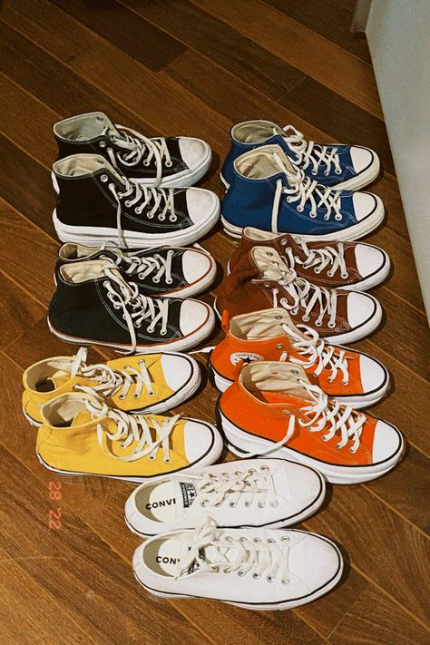 Converse Collection Aesthetic, All Star Aesthetic, Converse Collection, 2000 Aesthetic, Cool Converse, Cute Converse Shoes, Tenis Converse, Custom Sneakers Diy, Cute Converse