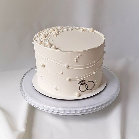 Chanel Birthday Cake, Cowboy Birthday Cakes, Wedding Cake Designs Simple, Wedding Cake Simple Elegant, One Tier Cake, Wedding Cake Simple, Wedding Cake Pearls, Brides Cake, Small Wedding Cakes