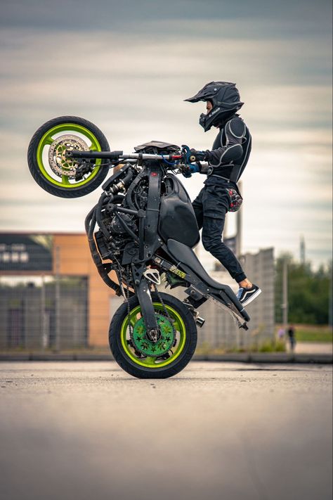 Biker Photography, Stunt Bike, Yamaha Yzf R6, Biker Life, Sports Cars Luxury, Bike Life, Motogp, Ducati, Motocross