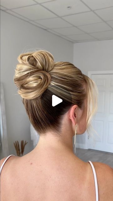 Bridal Updo Elegant, Updue Hairstyles For Prom, Sleek High Bun Bridal Hair, Elegant High Bun Hairstyles Tutorial, Sleek High Updo Wedding, Up Do High Bun, High Bun Up Do, Simple Buns For Long Hair, Bridal High Bun Hairstyles