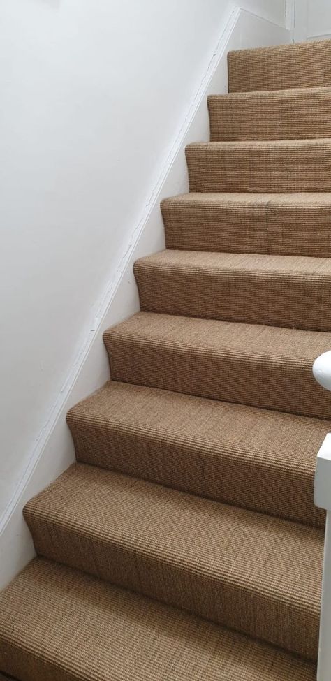 Alternative Flooring Super Bodmin Sisal Carpet installation Hessian Stair Carpet, Brown Stair Carpet, Carpet Alternative Flooring, Sisal Carpet Hallway, Jute Stair Carpet, Carpet In Stairs, Best Carpet For Stairs And Landing, Ideas For Stairs Instead Of Carpet, Seagrass Stairs