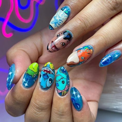 Nail Art Designs Disney Lilo Stitch, Simple Lilo And Stitch Nails, Short Character Nails, Christmas Stitch Nails, Character Nail Designs, Stitch Nail Designs, Lilo And Stitch Nails, Stitch Nail Art, Stitch Nails