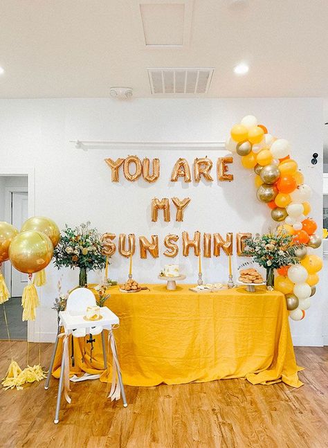 Gold Sunshine Themed Birthday, You Are My Sunshine backdrop Sunshine First Birthday, Sunshine Birthday Parties, 1st Birthday Party For Girls, Sunflower Baby Showers, Themed First Birthday, Sunshine Baby Showers, Sunshine Birthday, 1st Birthday Themes, Dessert Party