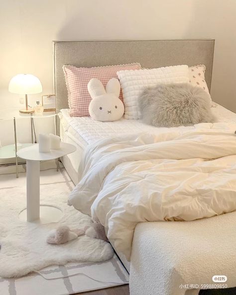 Room Redesign, Pinterest Room Decor, Study Room Decor, Girly Room, Pretty Bedroom, Cozy Room Decor, Minimalist Room, Pretty Room, Dream Room Inspiration