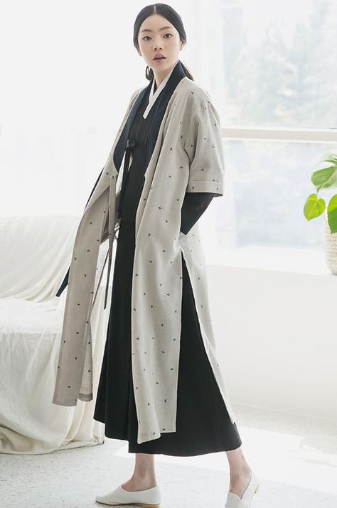 A Modern Witch - Album on Imgur Bombshell Fashion, Moda Kimono, Modern Kimono, Korean Traditional Dress, Modern Hanbok, 일본 패션, Streetwear Mode, Modern Witch, Korean Dress