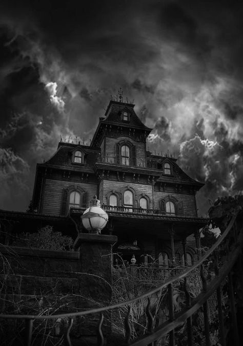 Horror House Background, Vampire Village, Goodnight Blessings, Gothic Homes, Gothic Mansion, Creepy Houses, Dark House, Emotional Scene, Horror House