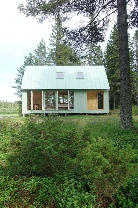 Bornstein Lyckefors design the perfect Swedish house with pitched roof Green Cabin, Red Houses, Wooden Cottage, Swedish House, Guest Houses, Summer Cottage, Loft Spaces, House Architecture, Pitched Roof