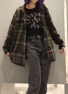 How Pinterest Sees Me Outfit Aesthetic, Ravencore Aesthetic Outfit, Gruge Outfits Girl, Midwest Emo Aesthetic Fashion, 80s Grunge Outfits Vintage, Grunge Turtleneck Outfit, Grunge Lazy Outfits, Bastardcore Aesthetic Outfits, 90s Grunge Style Women