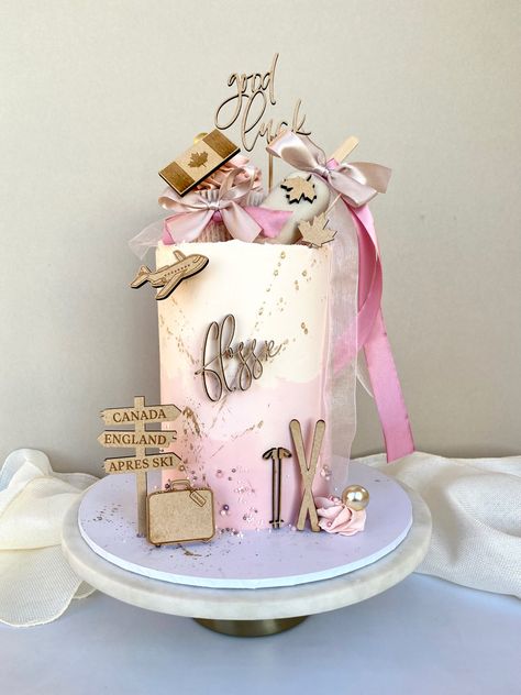 Using wooden charms to create this pretty travelling theme cake Travel Theme Cake, Travel Cakes, 30th Cake, 30 Cake, Travel Cake, Safe Journey, Theme Cake, Cake Decor, Travel Themes