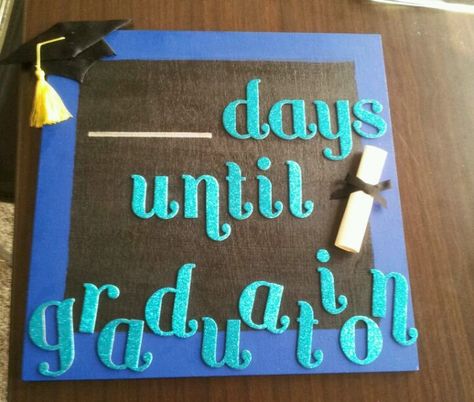 Chalkboard countdown to graduation!! :) Countdown To Graduation Ideas, Graduation Countdown Bulletin Board, Countdown To Graduation, Graduation Countdown, Senior Countdown Ideas, Graduation Countdown Ideas, Son Graduation Quotes, Classroom Countdown, Graduation Bulletin Board