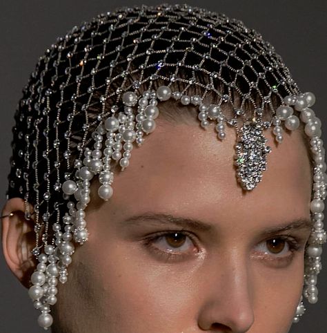 Chain Hair Piece, Chainmail Headpiece, Givenchy Couture, Headdress, Look Fashion, Headpiece, Veil, Just In Case, Bridal Jewelry