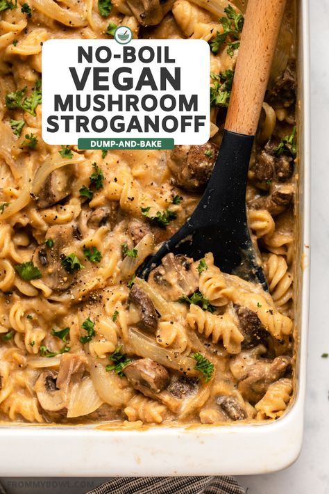 This Dump and Bake Vegan Mushroom Stroganoff is the perfect creamy, wholesome comfort food. It’s hearty, rich in flavor, and fuss-free! Vegan Potluck Dishes, Vegan Casserole Recipes, Veg Diet, Vegan Casseroles, Mushroom Stroganoff Recipe, Vegan Mushroom Stroganoff, Dump And Bake, Vegan Casserole, Baked Mushrooms