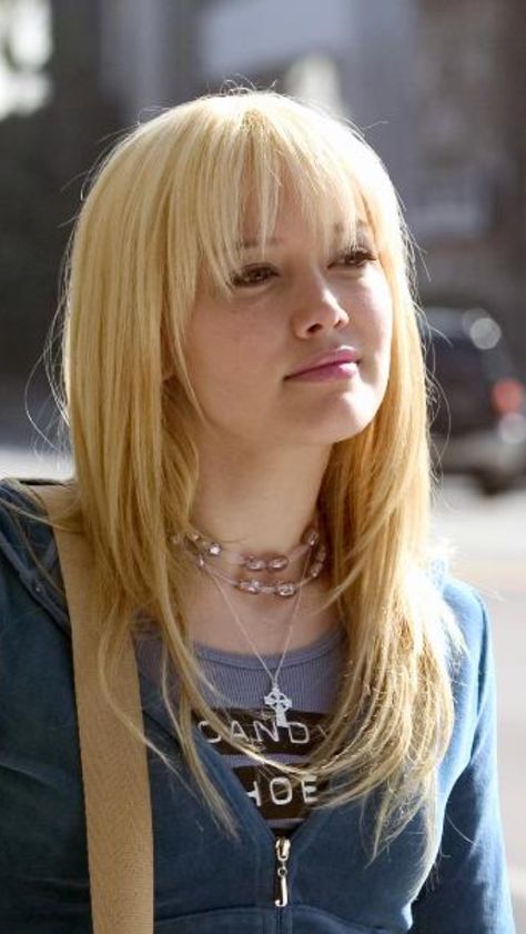 2000s Hair, 2000s Hairstyles, Y2k Hairstyles, Haircuts Straight Hair, Long Blonde, Hilary Duff, Cut My Hair, Long Blonde Hair, Hair Inspo Color