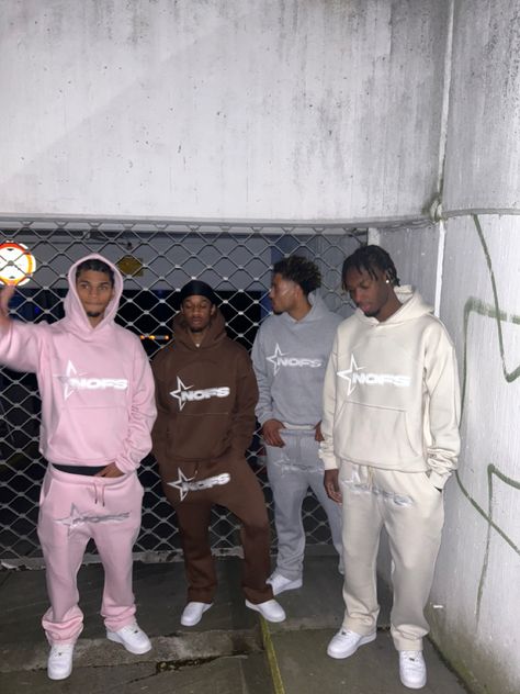 Men Tracksuit Outfit, Trapstar Tracksuit, Friend Group Pictures, Boys Tracksuits, Track Suits, School Uniform Outfits, Tracksuit Outfit, Drip Outfit Men, Trendy Boy Outfits