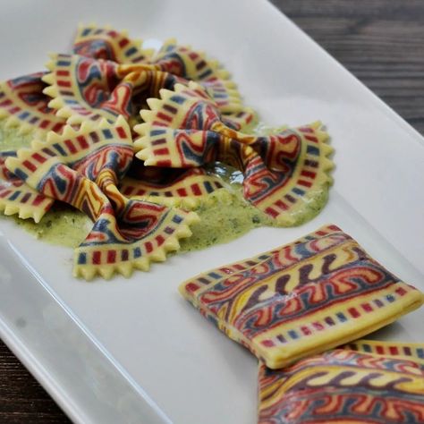 Pasta Art Design, Pretty Dumplings, Pretty Pasta, Pasta Design, Beautiful Pasta, Colorful Pasta, Kitchen Fashion, Pasta Art, Pastel Cupcakes