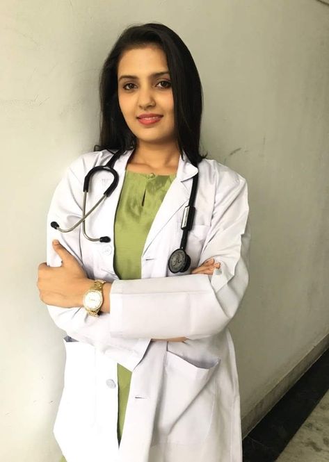 Doctor Dpz, Lady Doctor, I Am A Doctor, Nurse Pics, Car Conversion, Doctor Images, Doctor Dress, Hospital Pictures, Dhoni Wallpapers